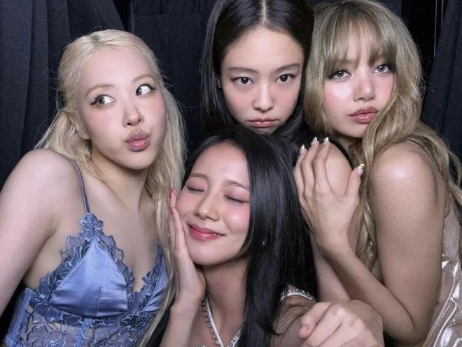 皮肤狠狠拿捏她们的肌肤状态令人嫉妒!开元棋牌世巡中BLACKPINK把好(图2) 皮肤狠狠拿捏她们的肌肤状态令人嫉妒!开元棋牌世巡中BLACKPINK把好(图2)